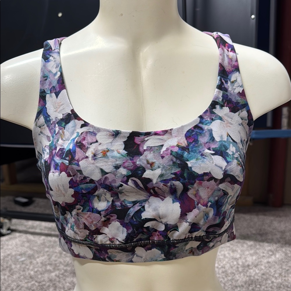 Lululemon Energy Bra size 8 inversion multi